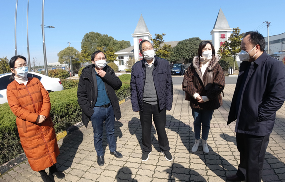 李炜主席调研指导污水处理厂疫情防控工作并亲切看望一线员工
